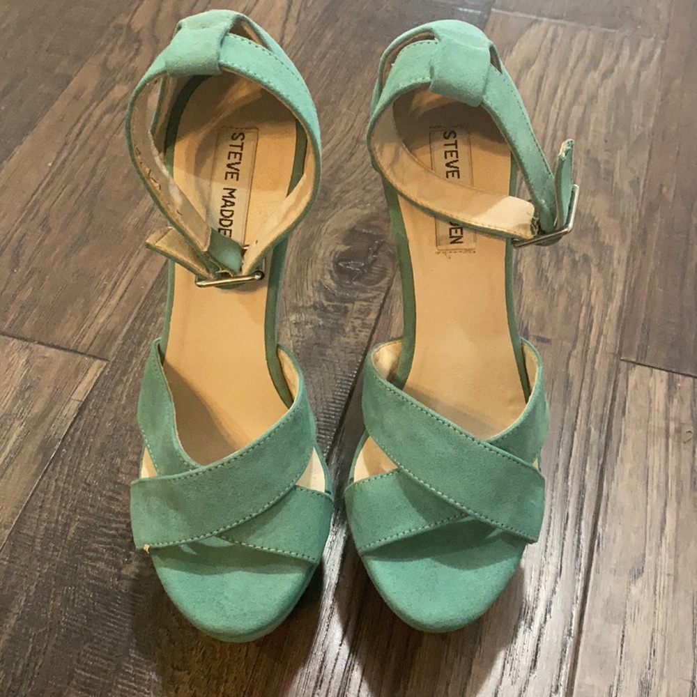 Steve Madden green wedges